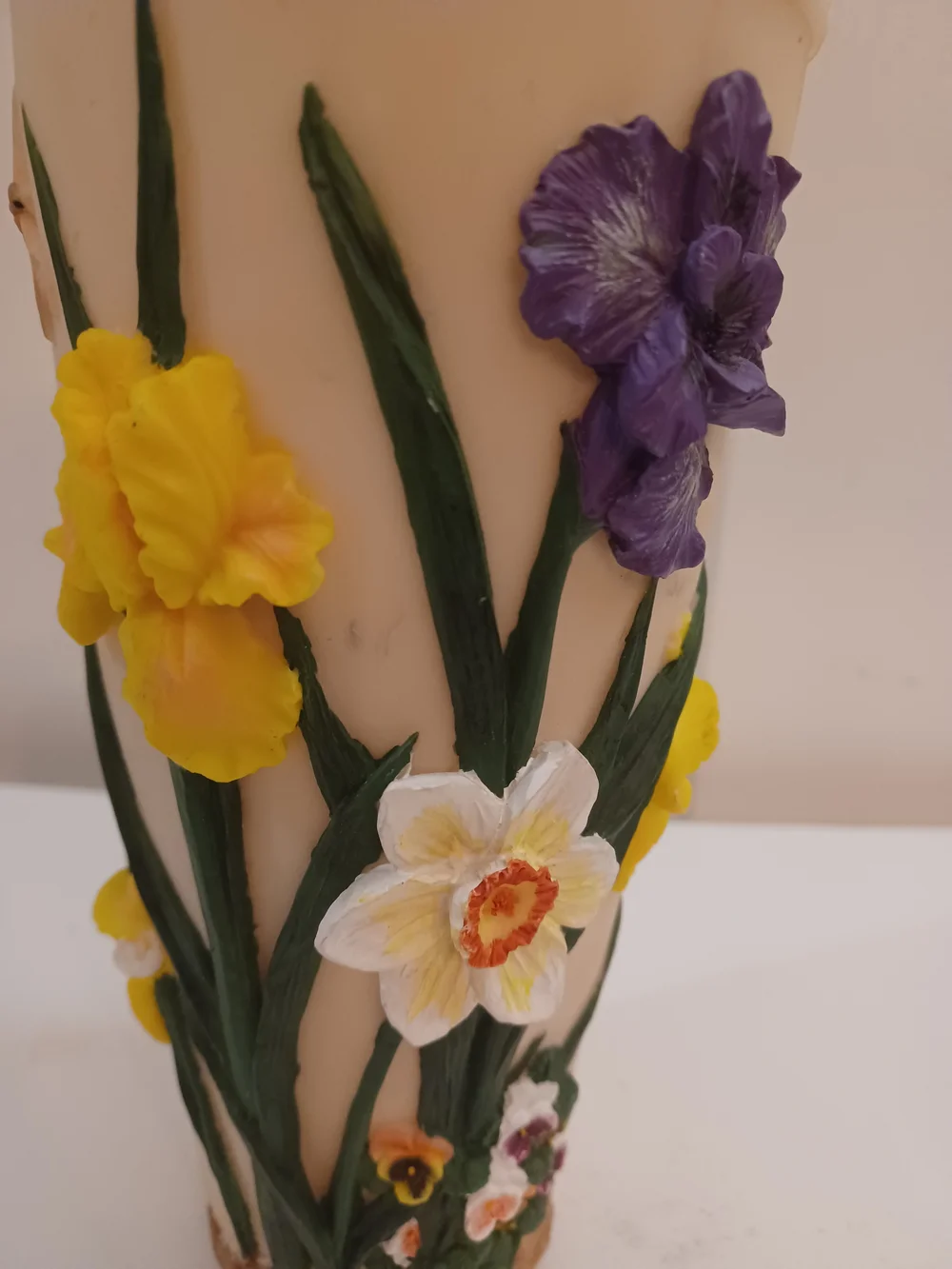 Vintage 3D Floral Ceramic Vase Raised Daffodil Iris Dragonfly Cottagecore 7.75